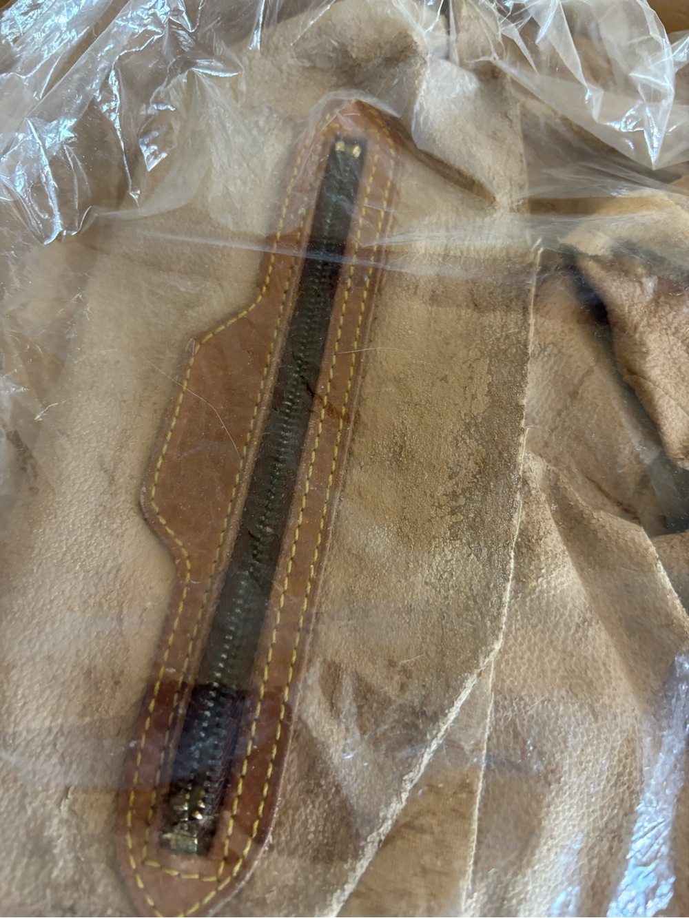 Authentic Louis Vuitton linings for parts or crafts - Picture 2 of 3
